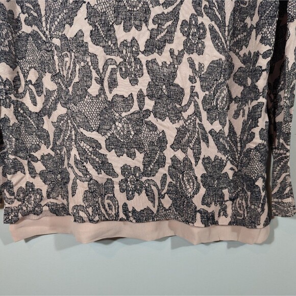 Lane Bryant Top Women Plus 14/16 Pink Floral Black Lace Knit V-Neck Tunic - Picture 3 of 7